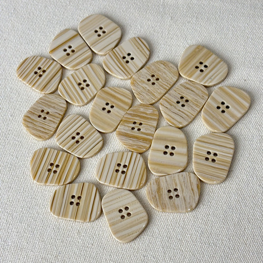 Boutons beige de forme irrégulière en Résine 30×23mm