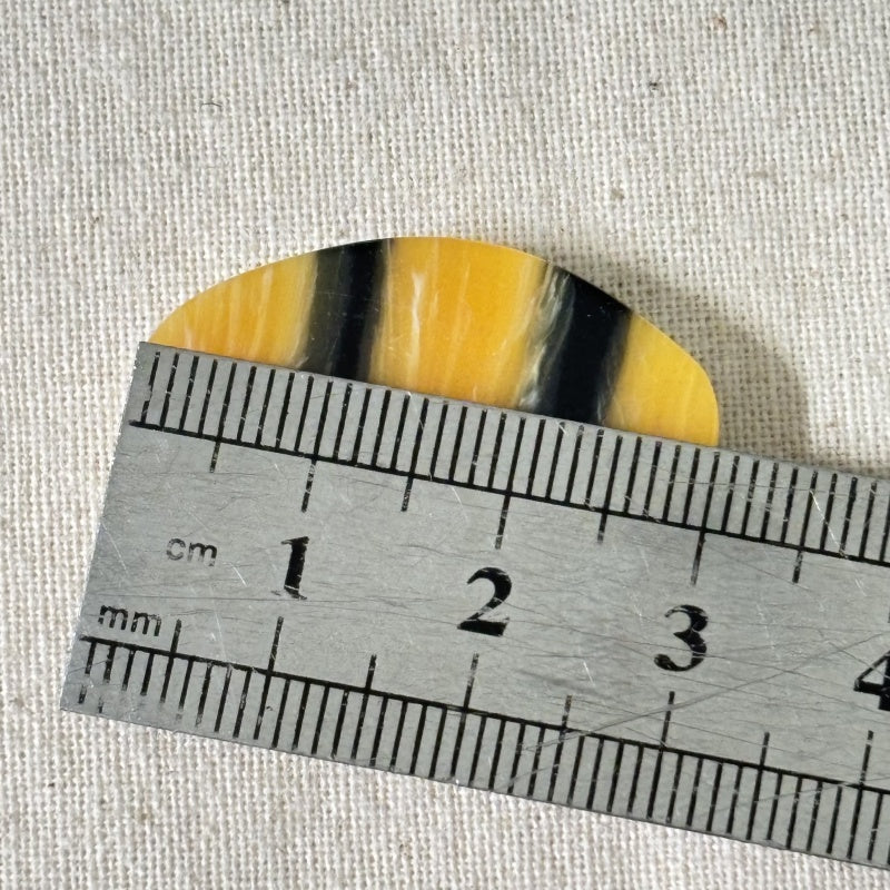 Boutons en résine irrégulier Rayures noires sur fond orange - 30×23mm